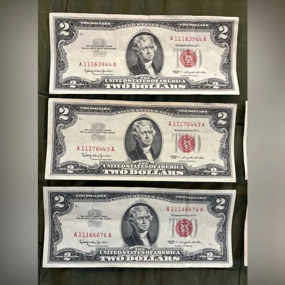 4 red stamp $2 dollar bills , 1963, circulated - Picture 2 of 6